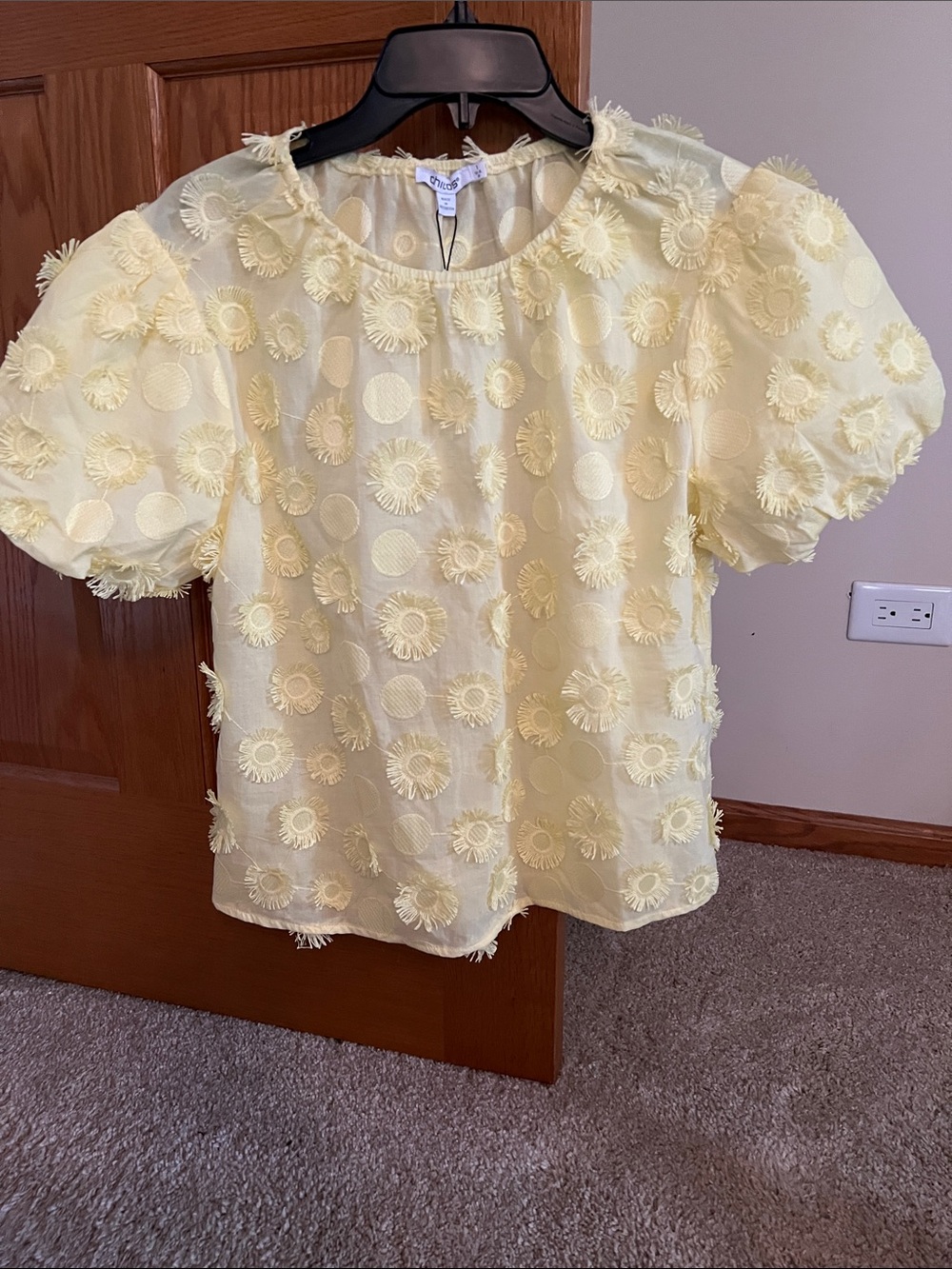 Chico's Pale Yellow Floral Appliqué Puff Sleeve Blouse